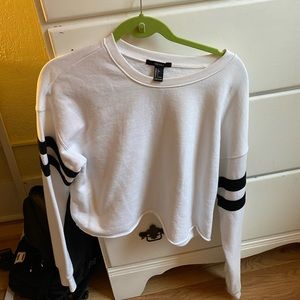 Kind of crop sweatshirt